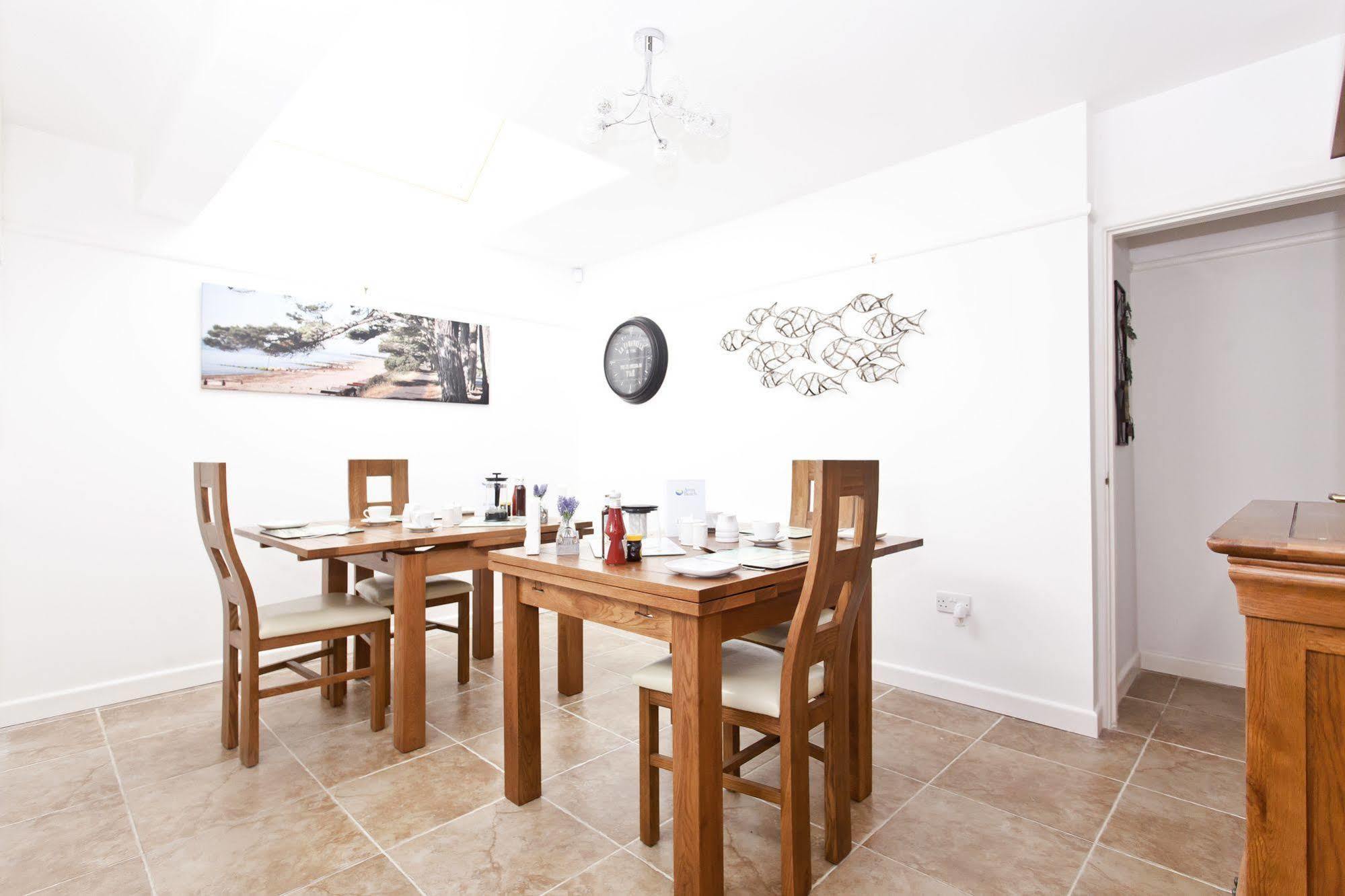 Avon Beach Bed & Breakfast Христчёрч Экстерьер фото